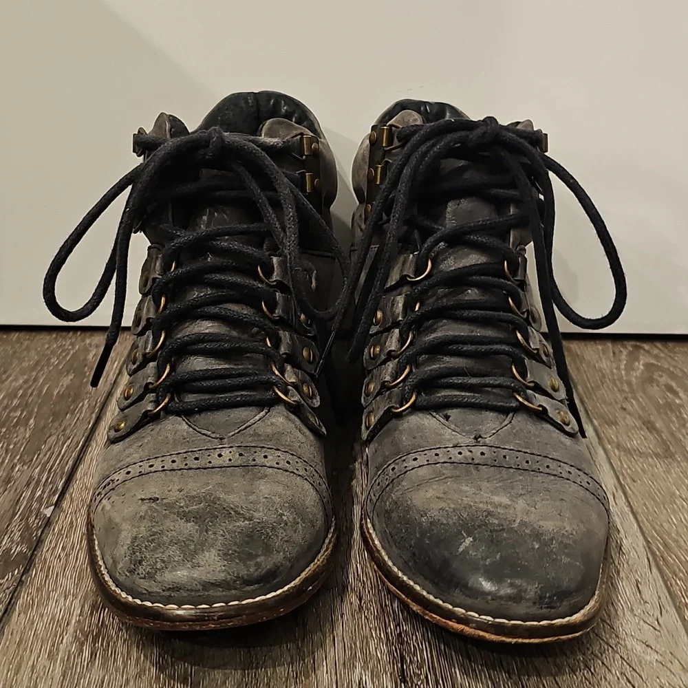 FREE PEOPLE Distressed Gray Leather Lace-Up Ankle Booties